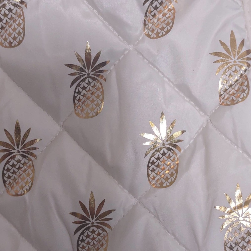 Simply Southern Pineapple Quilted Vest Small Cream Gold - Picture 3 of 8